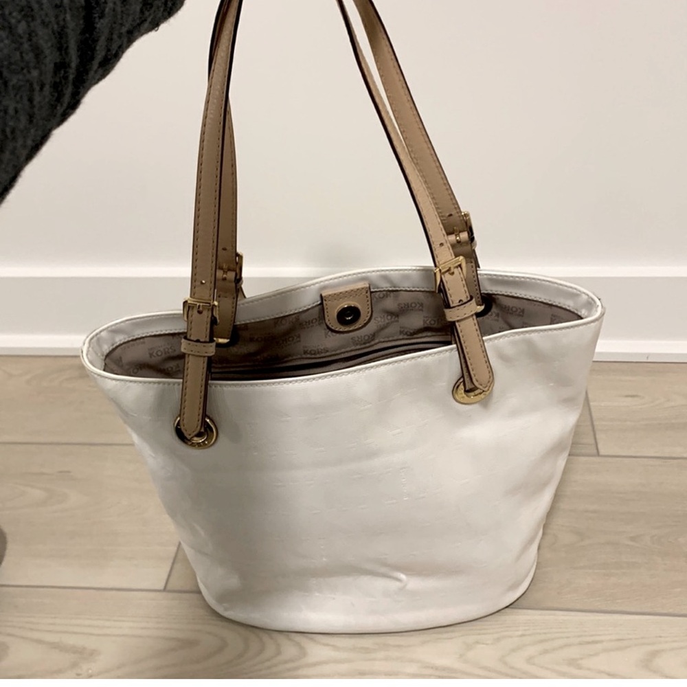 Michael Kors White Leather Tote Bag – Gold Hardware